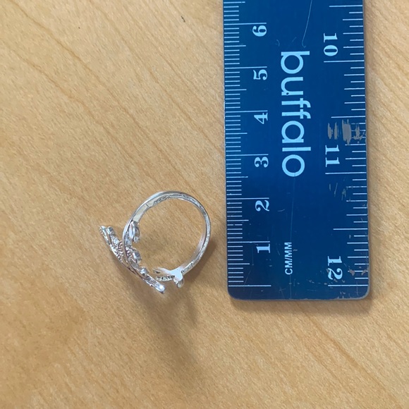Silver Leaf Ring - Picture 2 of 2